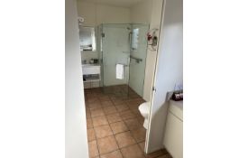 Family Suite bathroom